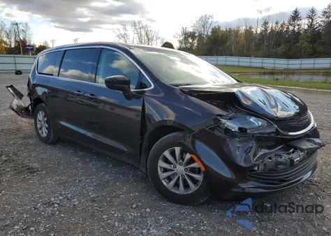 2017 Chrysler Pacifica Touring z USA, uszkodzony, nr VIN 2C4RC1DG4HR566000